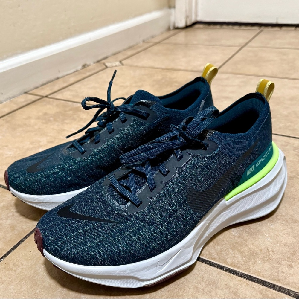 Nike Men's Invincible 3 Running Shoes